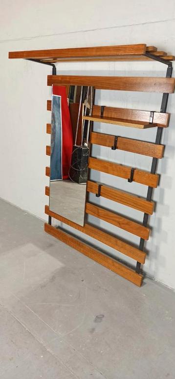 Vintage mid century wandkapstok met spiegel beschikbaar voor biedingen