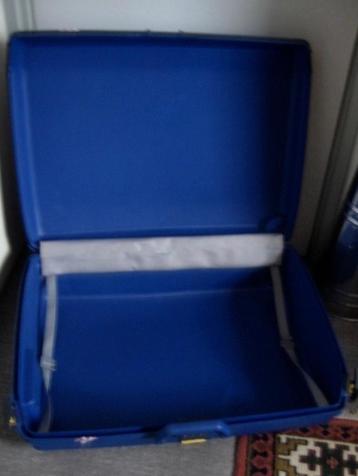 'RUIME BLAUWE SAMSONITE KOFFER ,HARD CASE CIJVERSLOT , beschikbaar voor biedingen