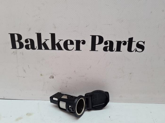 12 Volt aansluiting van een Dacia Logan, Auto-onderdelen, Elektronica en Kabels, Dacia, Gebruikt, 3 maanden garantie