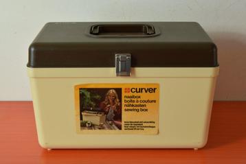 Grote retro vintage kunststof jaren 70 Curver naaidoos beschikbaar voor biedingen