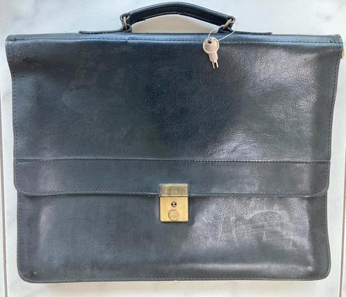 A-4 tas Claudio Ferrici (?), Sieraden, Tassen en Uiterlijk, Tassen | Schooltassen, Gebruikt, Schoudertas, 30 tot 40 cm, Minder dan 30 cm