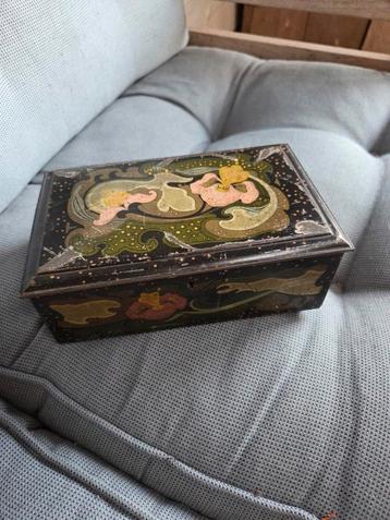 oud jugendstill blik beschikbaar voor biedingen