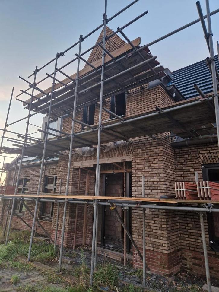 Zeer complete, grote steiger te koop, Doe-het-zelf en Verbouw, Steigers, Gebruikt, Gevelsteiger, 5 meter of hoger, Ophalen