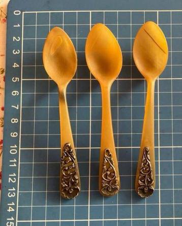 Lepeltjes hoorn met djokja zilver, 3 stuks beschikbaar voor biedingen