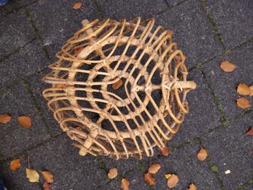 Krukje van bamboe  beschikbaar voor biedingen