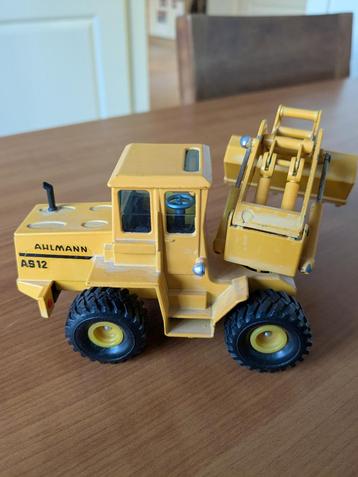 Ahlmann miniatuur beschikbaar voor biedingen