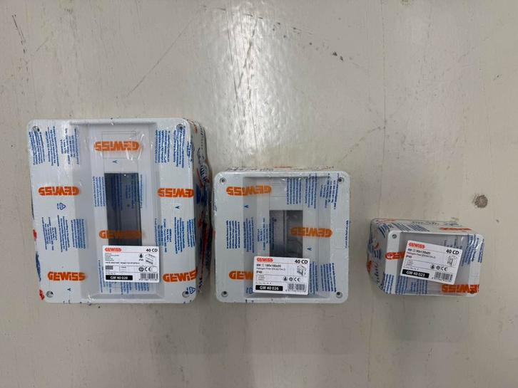 Gewiss uitbreidingskastjes (verschillende grotes), Doe-het-zelf en Verbouw, Elektra en Kabels, Zo goed als nieuw, Ophalen of Verzenden