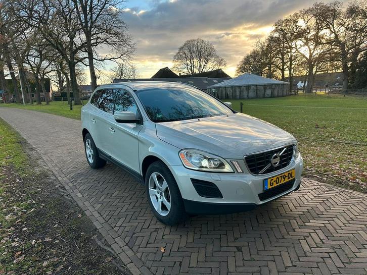 Volvo XC60 D3 2012 summum, Auto's, Volvo, Bedrijf, XC60, ABS, Adaptieve lichten, Airbags, Airconditioning, Bluetooth, Boordcomputer