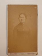 CDV 338 Carte de Visite, Verzamelen, Foto's en Prenten, Verzenden, Voor 1940, Gebruikt, Klederdracht