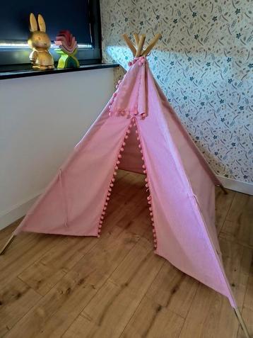 Mooie roze tipitent / speeltent voor kind beschikbaar voor biedingen