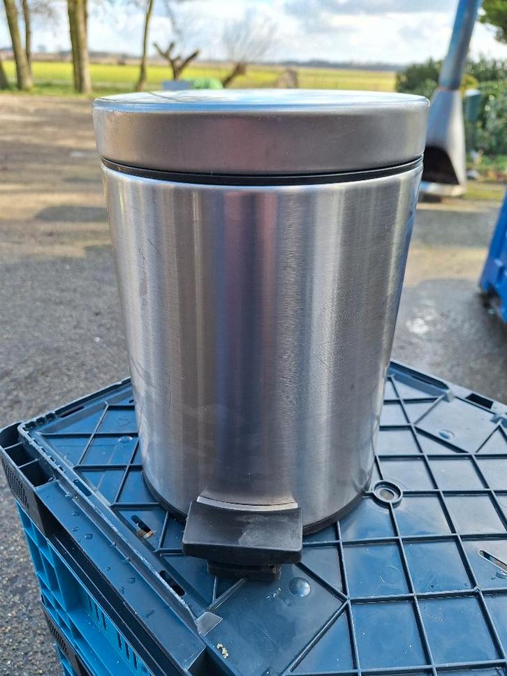 pedaalemmer prullenbak RVS, Huis en Inrichting, Woonaccessoires | Prullenbakken, Zo goed als nieuw, Rvs, Minder dan 50 cm, minder dan 10 liter