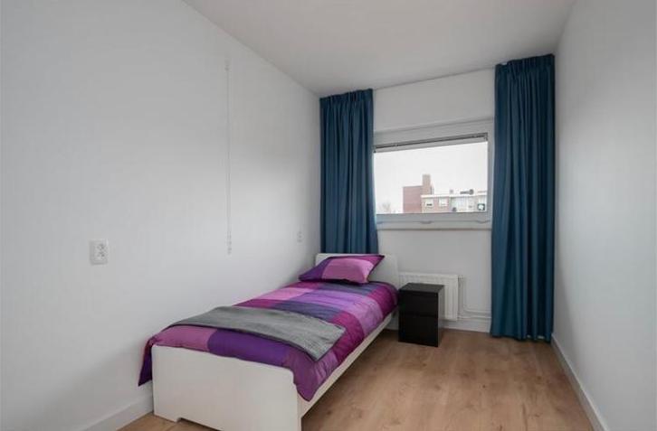 IKEA bed 90x200cm + matras, Huis en Inrichting, Slaapkamer | Bedden, Zo goed als nieuw, Eenpersoons, 100 cm, 210 cm, Hout, Wit