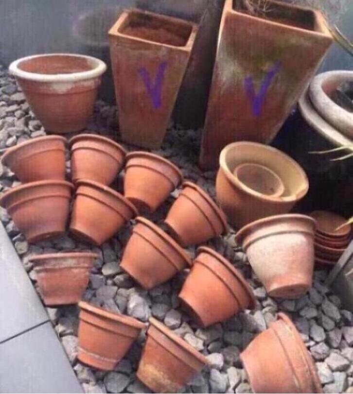 Oude terracotta bloempotten stenen potten diverse, Tuin en Terras, Bloempotten, Gebruikt, Terracotta, Binnen, Balkon, Tuin, Rond