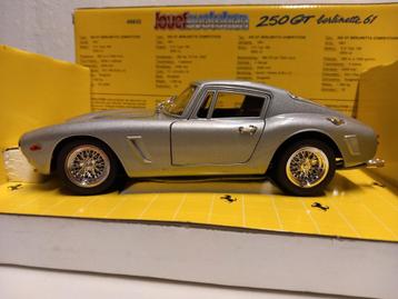 Ferrari 250 SWB GT Berlinette zilver Revell metal 1:18 KRD beschikbaar voor biedingen