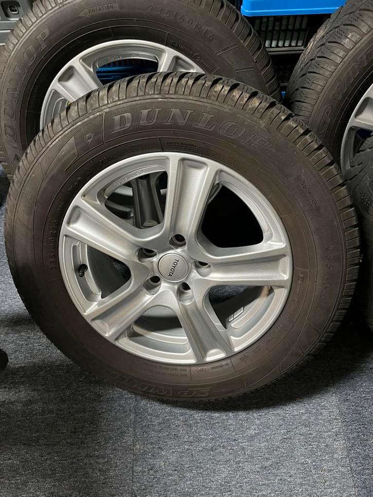 Toyota Rav 4 (3e generatie) winterbanden, Auto-onderdelen, Banden en Velgen, Banden en Velgen, Winterbanden, 16 inch, 235 mm, Personenwagen