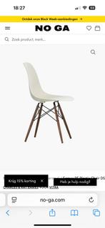 Vitra Eames DSW stoel donker esdoorn onderstel, Huis en Inrichting, Stoelen, Ophalen of Verzenden, Zo goed als nieuw, Eén
