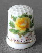 Vingerhoedje roos geel porselein Saint Tropez bloem, Gebruikt, Ophalen of Verzenden, Buitenland, Porselein