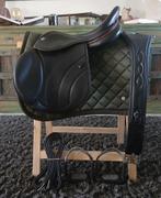 Springzadel, zadel, sella vera zwart 33 / 18, Dieren en Toebehoren, Paarden en Pony's | Zadels, Ophalen of Verzenden, Zo goed als nieuw