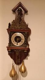 Antieke Slingerklok met Prachtige Details, Ophalen