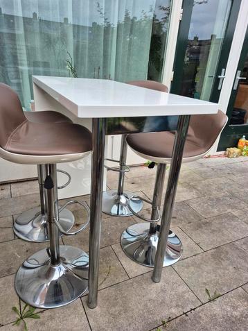 Bartafel met 4 Krukken - 120x60cm beschikbaar voor biedingen