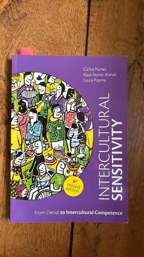 C. Nunez - Intercultural Sensitivity, Boeken, Wetenschap, Zo goed als nieuw, Ophalen of Verzenden