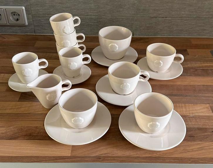 Douwe Egberts Nicolai Carels set zacht roze (20), Huis en Inrichting, Keuken | Servies, Zo goed als nieuw, Kop(pen) en/of Schotel(s)