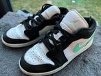 Nike Jordan maat 39, Ophalen of Verzenden, Zo goed als nieuw, Jongen of Meisje, Sportschoenen
