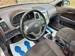 Hyundai i30 CW 1.6i Dynamic Business 1e eig, Trekhaak, Clima, Auto's, Hyundai, Te koop, Zilver of Grijs, Benzine, 550 kg