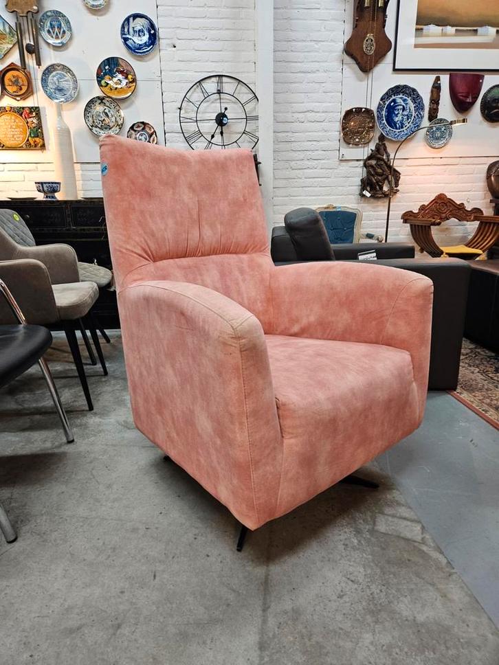 Roze draaibare fauteuil - Kringloop Bleiswijk, Huis en Inrichting, Fauteuils, 50 tot 75 cm, 75 tot 100 cm, Ophalen