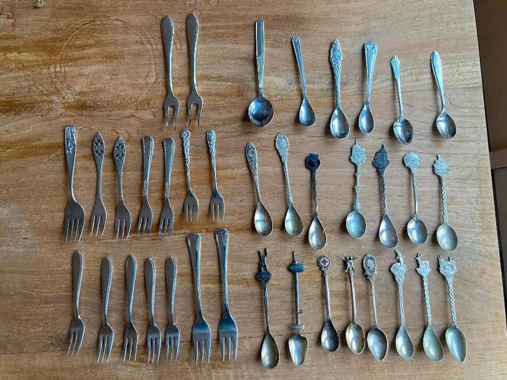Verzameling ouderwetse theelepeltjes & gebaksvorkjes vintage, Antiek en Kunst, Antiek | Bestek, Ophalen of Verzenden