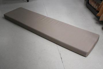 2 x lang zitkussen tuinkussen stof taupe 1x 190 - 1x 160 cm beschikbaar voor biedingen