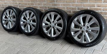 5x114.3 17 inch Org Toyota Auris velgen Fulda banden 225 45 beschikbaar voor biedingen