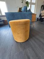 Twee gele poefjes / voetenbankjes, Ophalen, Zo goed als nieuw, Rond