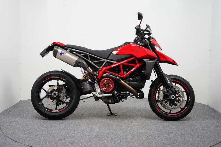 Ducati HYPERMOTARD 950 (bj 2022), Motoren, Motoren | Ducati, Bedrijf, SuperMoto, meer dan 35 kW, ABS, Handvatverwarming