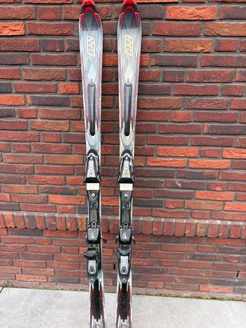 Elan Ski's 173cm met Atomic Bindingen. Gewaxt en geslepen beschikbaar voor biedingen