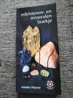 Edelstenen - en mineralen boekje, Boeken, Esoterie en Spiritualiteit, Ophalen of Verzenden, Zo goed als nieuw