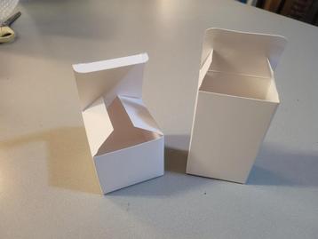Gratis: Witte Kartonnen Doosjes - Ideaal voor Cadeaus beschikbaar voor biedingen