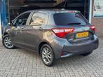 Toyota Yaris 1.5 Hybrid Dynamic 2019 AUT NAVI APK NAP!, Gebruikt, 4 cilinders, Origineel Nederlands, Bedrijf