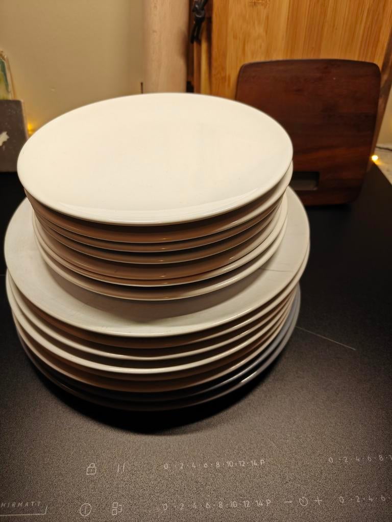 Ikea Borden Set - 15 stuks, Ophalen, Gebruikt, Keramiek, Bord(en)