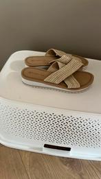Slippers 39, Ophalen of Verzenden, Zo goed als nieuw