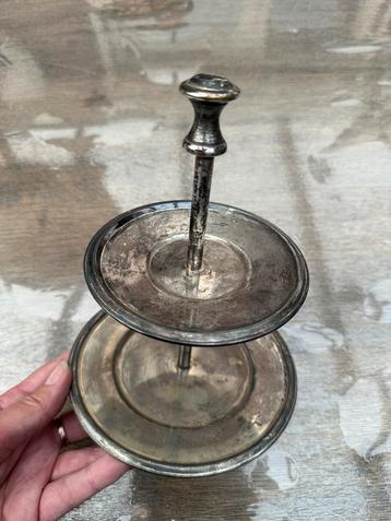 Etagere beschikbaar voor biedingen