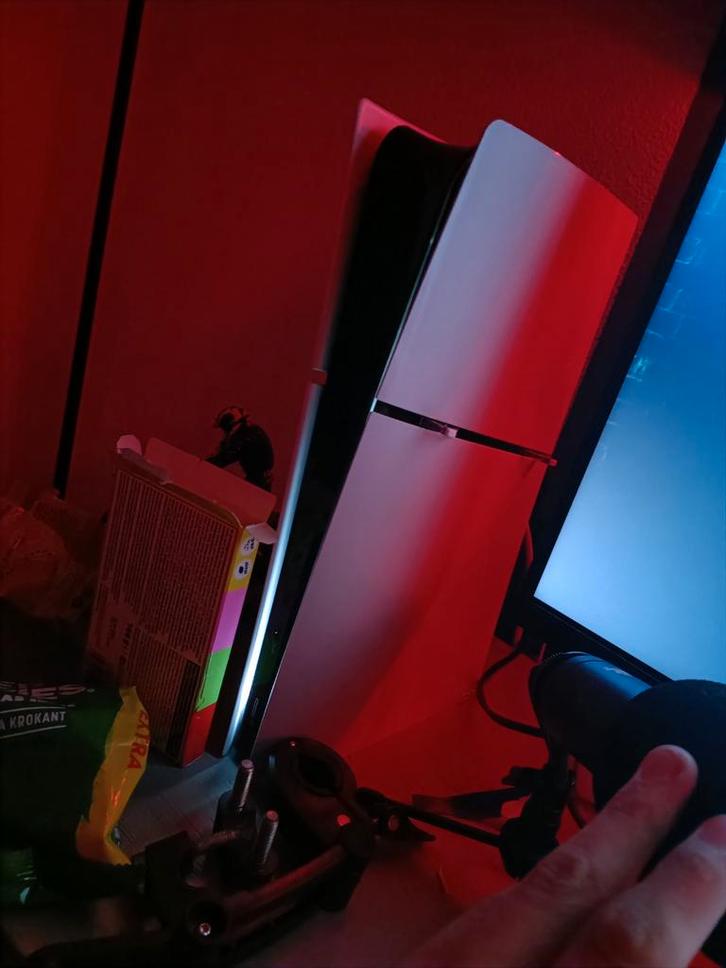 PS5 Slim (Amper Gebruikt) + Doos - Ruilen tegen PC mogelijk, Spelcomputers en Games, Spelcomputers | Sony PlayStation 5, Zo goed als nieuw