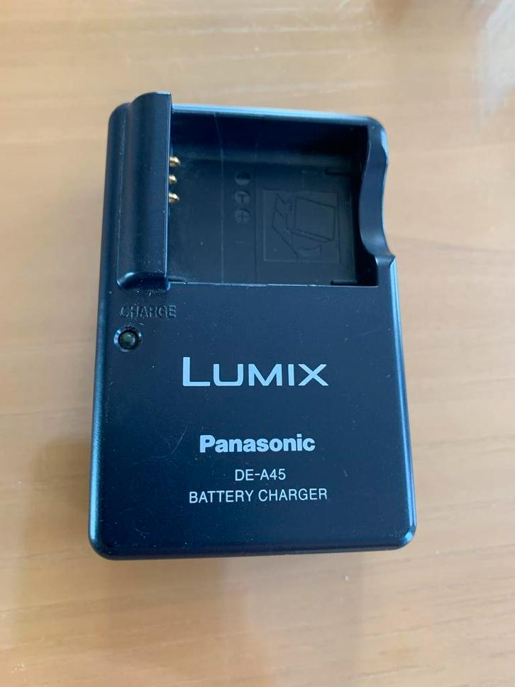 Lumix Panasonic Oplader - Diverse Camera's, Audio, Tv en Foto, Accu's en Batterijen, Gebruikt, Oplaadbaar, Ophalen of Verzenden