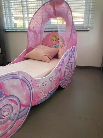 Mooie nieuwe princessenbed beschikbaar voor biedingen