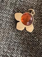 Gouden hanger met barnsteen/amber & fossiel, Overige voorstellingen, Ophalen of Verzenden, Zo goed als nieuw, Met edelsteen