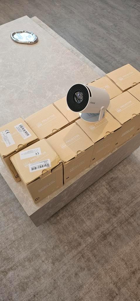 Nieuwe Ultra HD Mini Projector Magcubic HY300(wifi android), Audio, Tv en Foto, Beamers, Nieuw, LED, Ophalen of Verzenden