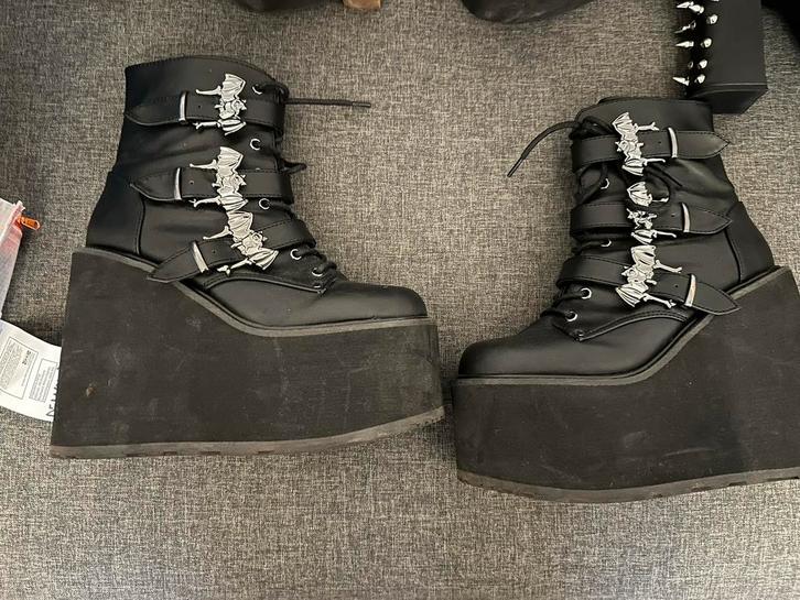 DEMONIA SWING 103, maat 39, zwart dikke platform, vleermuis, Kleding | Dames, Schoenen, Zo goed als nieuw, Zwart, Ophalen of Verzenden
