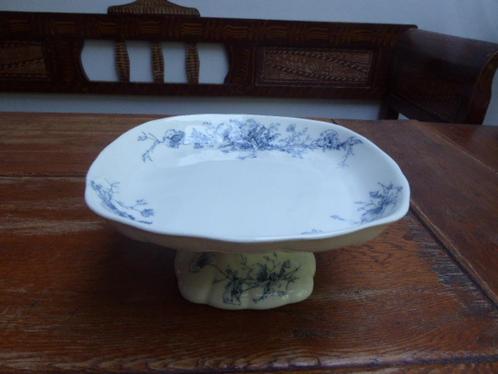 Mooie schaal op voet, Royal Doulton Burslem,Rutland, Antiek en Kunst, Antiek | Schalen, Ophalen of Verzenden