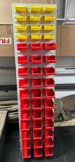 Stalenkastdeur met magazijnbakjes overtoom, Doe-het-zelf en Verbouw, Kratten en Dozen, Ophalen, 100 cm of meer, Bak of Kist, Zo goed als nieuw