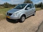 Volkswagen Fox 1.4 55KW 2008 Zilvergrijs Airco Carplay, Voorwielaandrijving, 74 pk, Zwart, 4 stoelen